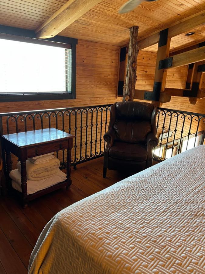 Hideout On The Horseshoe Canyon Lake Exterior foto
